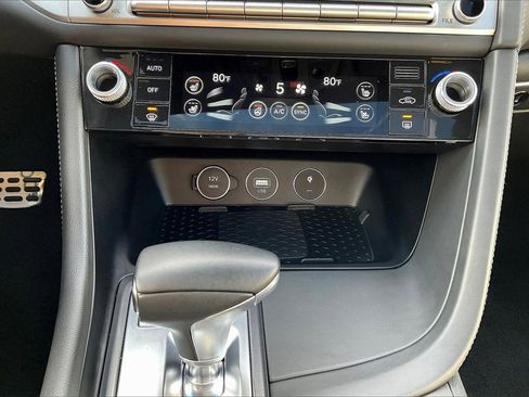 Used 2025 Genesis G70 2.5T w/ Sport Prestige Package image 15