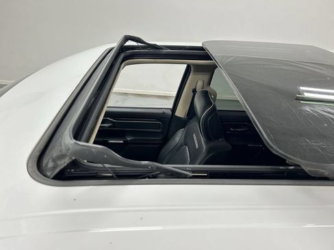 Used 2019 RAM 1500 Laramie AWD/4WD image 20