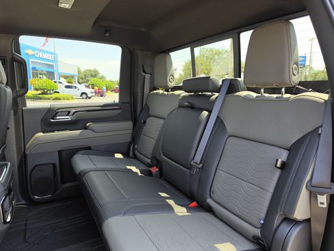 New 2026 Chevrolet Silverado 2500 ZR2 AWD/4WD image 23