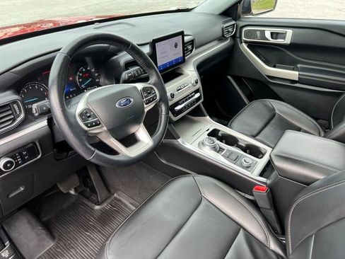 Certified 2023 Ford Explorer XLT w/ Equipment Group 202A AWD/4WD image 18