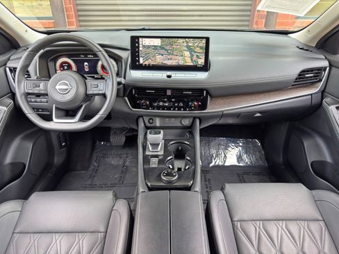 Used 2024 Nissan Rogue Platinum w/ Platinum Premium Package AWD/4WD image 13