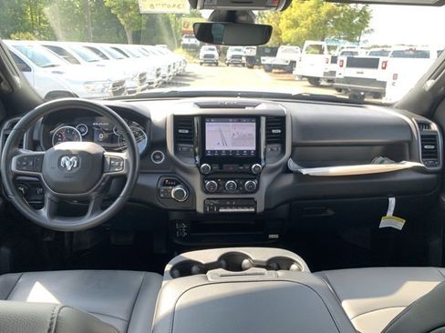 Used 2024 RAM 2500 Tradesman w/ Chrome Appearance Group image 21