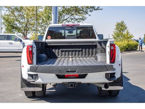 Used 2024 GMC Sierra 3500 Denali w/ Denali Reserve Package AWD/4WD image 11