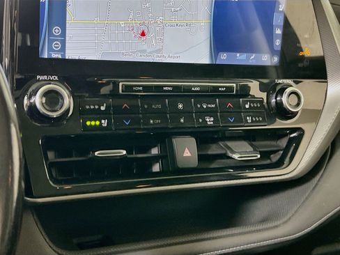 Used 2021 Toyota Highlander Platinum AWD/4WD image 16
