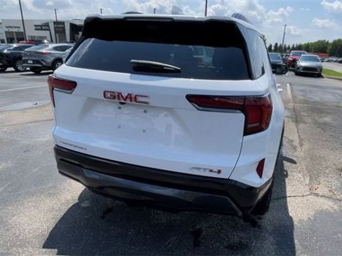 New 2026 GMC Terrain AT4 w/ Convenience Package III image 9