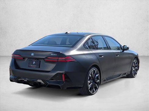 Used 2026 BMW 530i w/ M Sport Package image 5