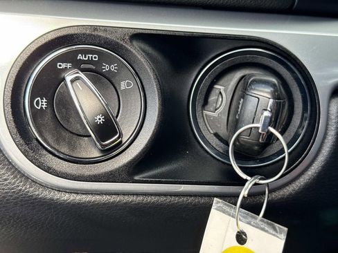 Used 2018 Porsche 718 Boxster image 34