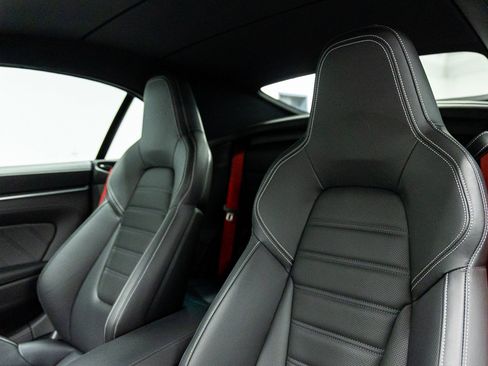 Used 2025 Porsche 911 Turbo S w/ 911 Turbo Sportdesign Package image 31