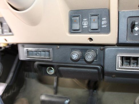 Used 1989 Jeep Wrangler Sahara image 25