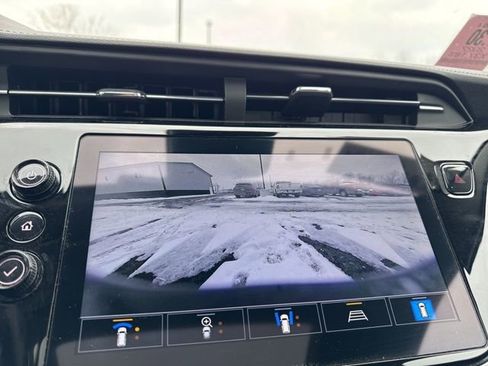 Used 2022 Chevrolet Bolt EUV Premier w/ Launch Edition image 18