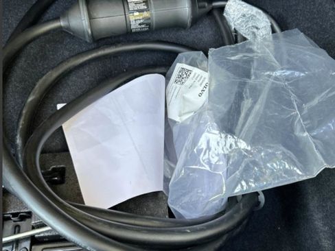 Used 2023 Volvo XC40 Recharge Ultimate image 15