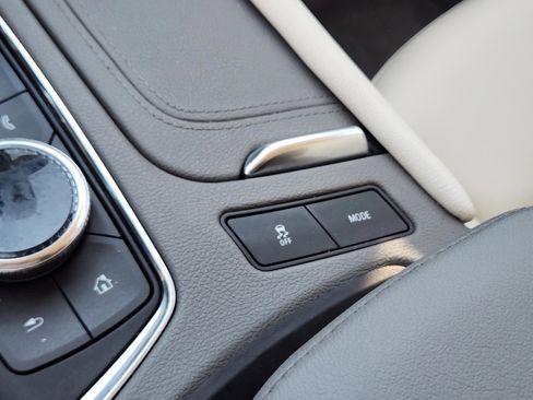 Used 2022 Cadillac XT6 Premium Luxury w/ Technology Package image 24