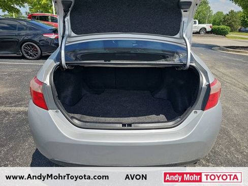 Used 2018 Toyota Corolla LE FWD image 12