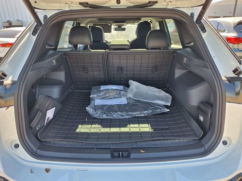 New 2026 Volkswagen Tiguan SE R-Line image 23