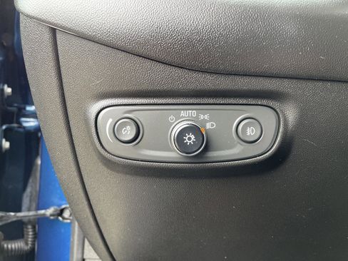 Used 2021 Chevrolet Equinox LT FWD image 17