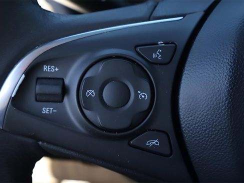 Used 2020 Buick Enclave Essence image 22