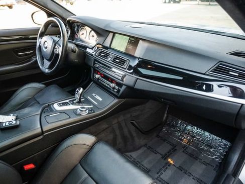 Used 2013 BMW M5 RWD image 26