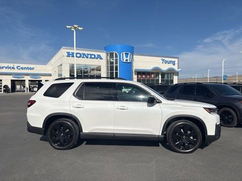 New 2026 Honda Pilot Black Edition image 2