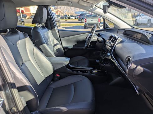 Used 2019 Toyota Prius XLE image 27