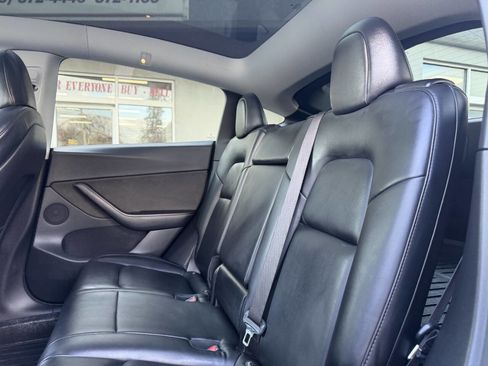 Used 2021 Tesla Model Y Long Range image 22