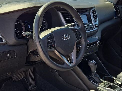 Used 2018 Hyundai Tucson SE w/ Cargo Package image 19