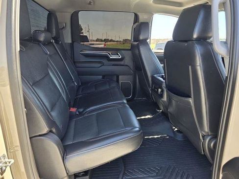 Used 2023 Chevrolet Silverado 1500 LT Trail Boss w/ LPO, Dark Essentials Package image 16