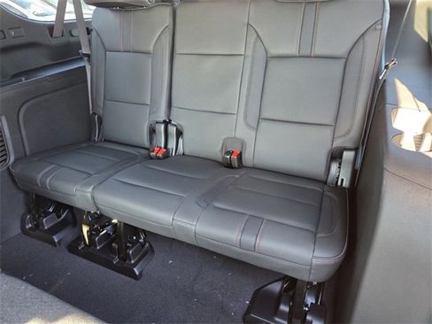 New 2026 Chevrolet Suburban RST image 7