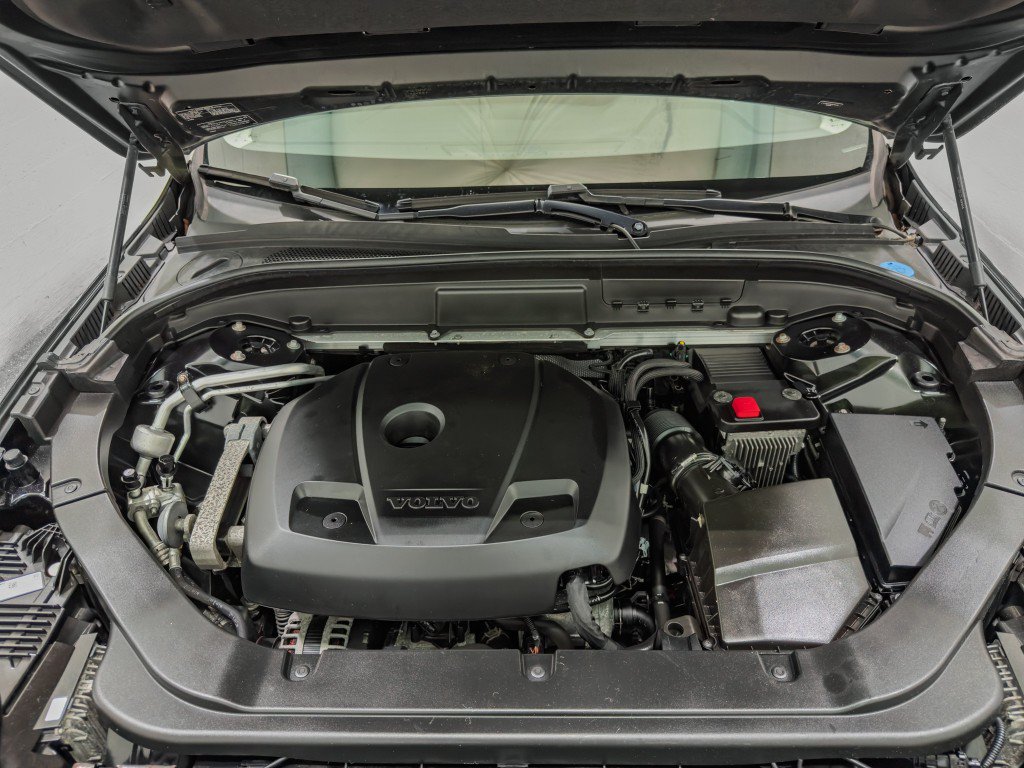 Used 2019 Volvo XC60 T5 Momentum w/ Multimedia Package AWD/4WD image 49