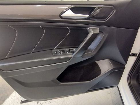 Certified 2022 Volkswagen Tiguan SE FWD image 20
