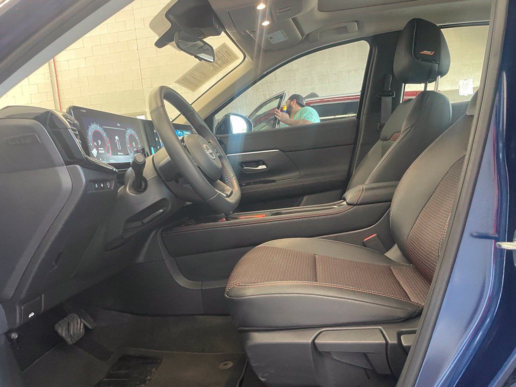 Used 2026 Nissan Kicks SR w/ SR Premium Package FWD image 10