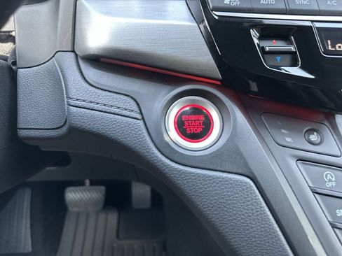 Used 2025 Honda Odyssey Sport-L image 17