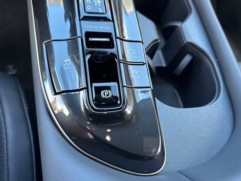 New 2025 Toyota Crown Signia image 34