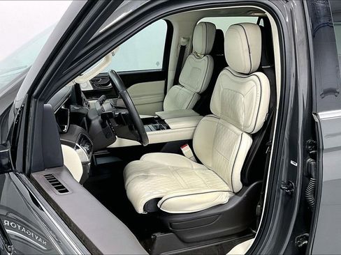 Used 2023 Lincoln Navigator Black Label image 33