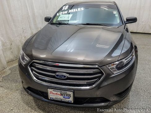 Used 2018 Ford Taurus SE image 5