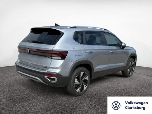 New 2025 Volkswagen Taos SE image 5