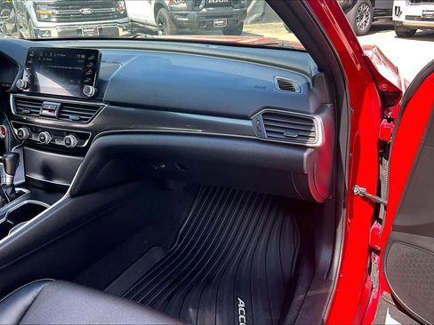 Used 2018 Honda Accord Sport image 19