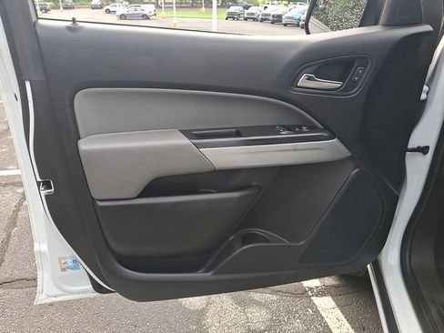 Used 2018 Chevrolet Colorado LT w/ Safety Package RWD image 12