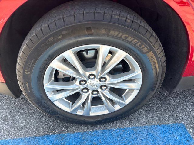 Used 2023 Cadillac XT5 Luxury w/ LPO, Floor Liner Package FWD image 8