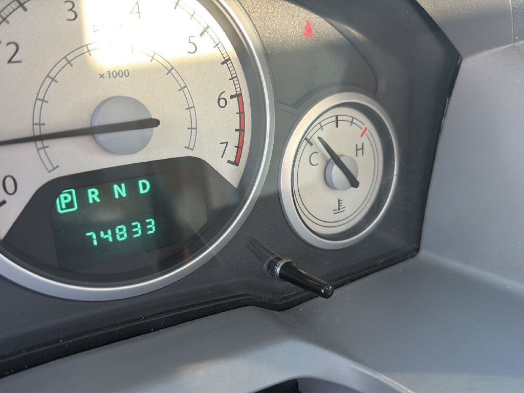 Used 2010 Chrysler Town & Country Limited w/ Entertainment Group #3 FWD image 21