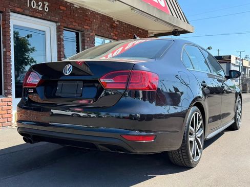 Used 2012 Volkswagen Jetta GLI Autobahn FWD image 4