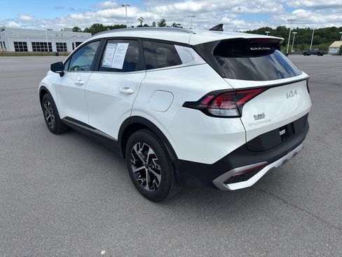 Used 2023 Kia Sportage EX AWD/4WD image 3