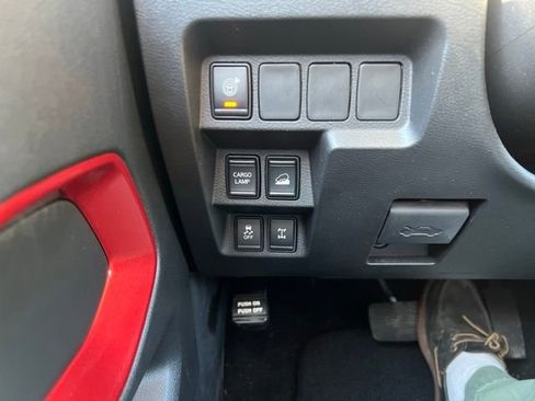 Used 2024 Nissan Frontier PRO-4X w/ Technology Package AWD/4WD image 13
