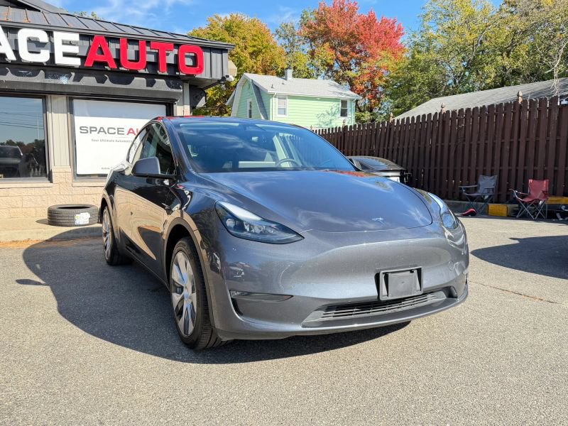 Used 2024 Tesla Model Y Long Range AWD/4WD image 4
