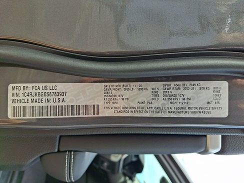 Used 2025 Jeep Grand Cherokee L Limited w/ Black Appearance Package image 26