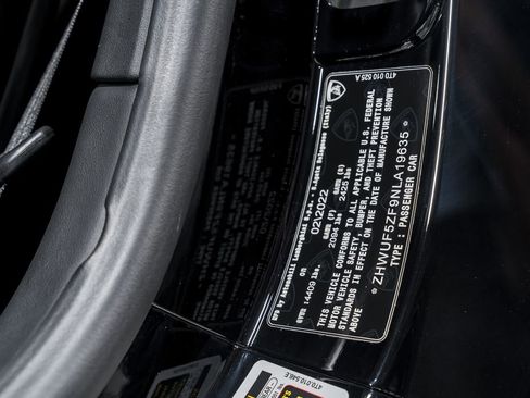 Used 2022 Lamborghini Huracan EVO RWD image 11