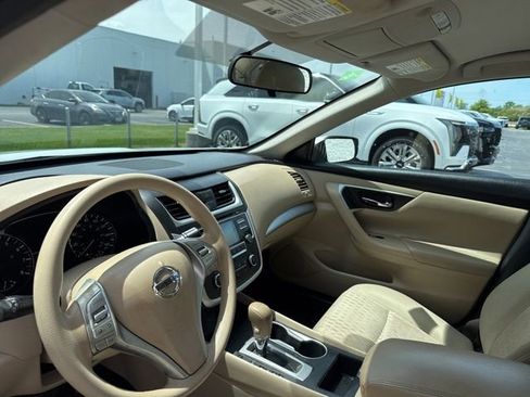 Used 2017 Nissan Altima 2.5 S w/ Power Driver Seat Package FWD image 12