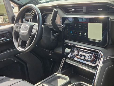 Used 2024 GMC Sierra 2500 AT4X AWD/4WD image 18