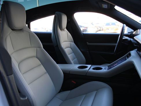 Used 2021 Porsche Taycan 4S image 24