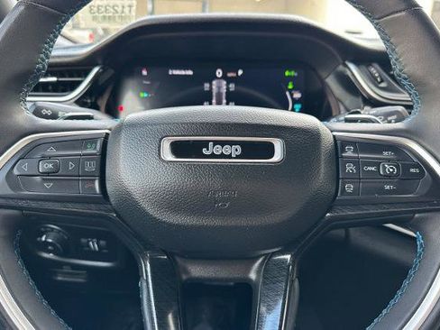 Used 2023 Jeep Grand Cherokee Trailhawk AWD/4WD image 32