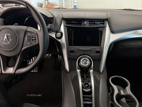 Used 2017 Acura NSX AWD/4WD image 9